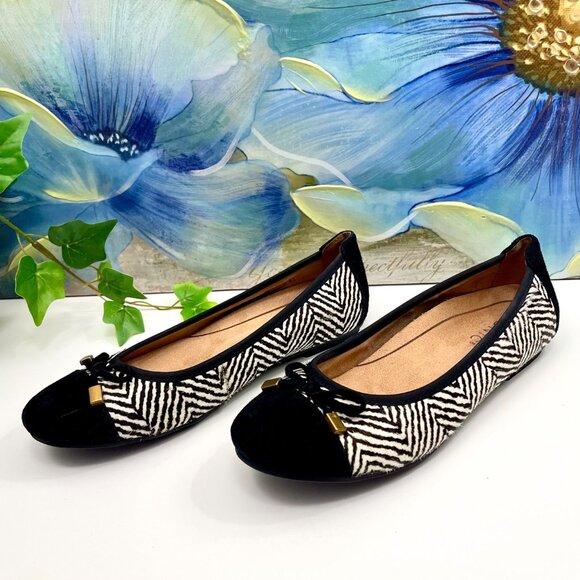 Vionic Minna Zebra Print Ballet Flats With Bow Detail - Black & White Size 6 - Picture 6 of 16